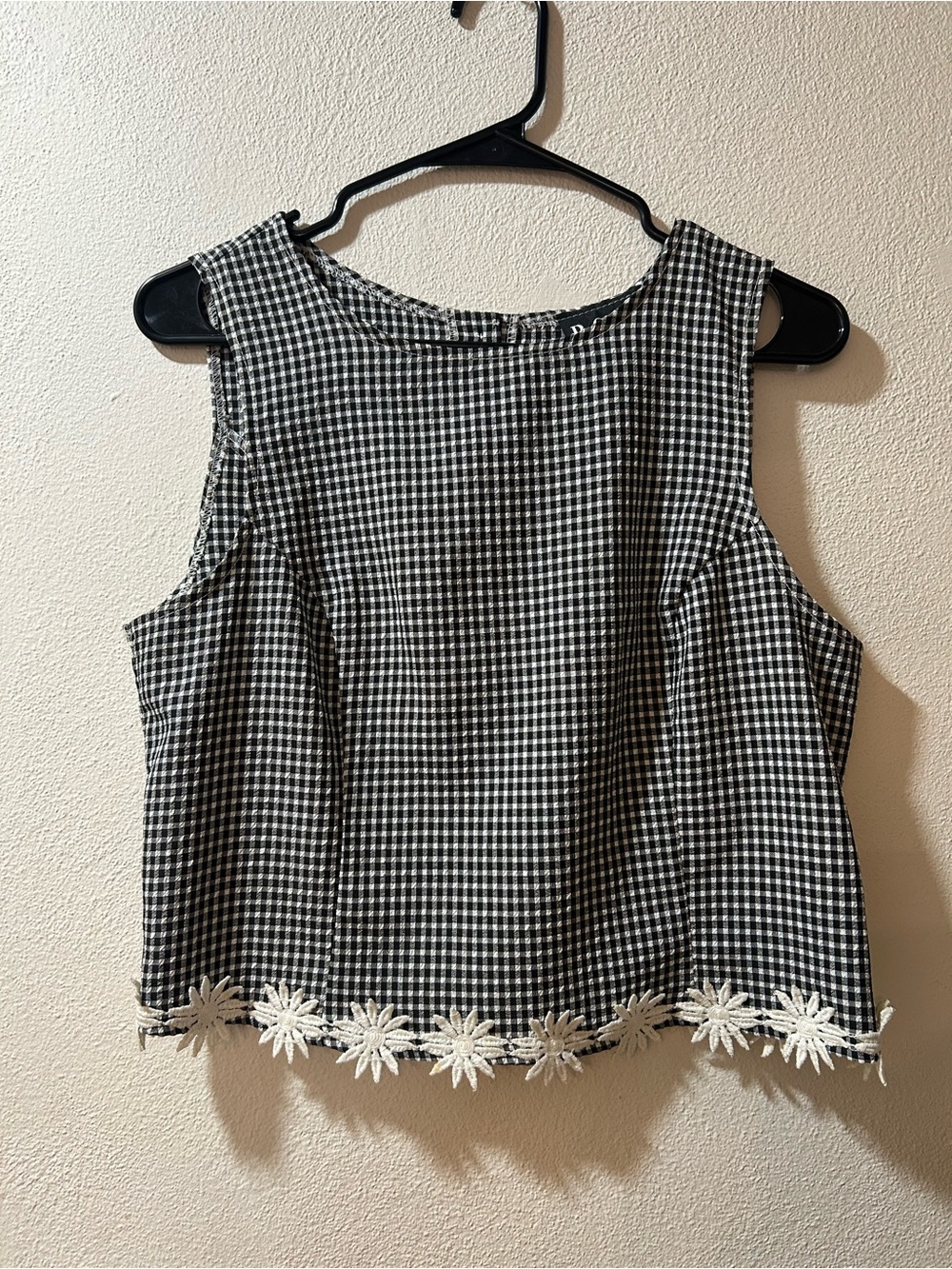 Gingham Sleeveless Crop Top with Daisy Trim - Black & White